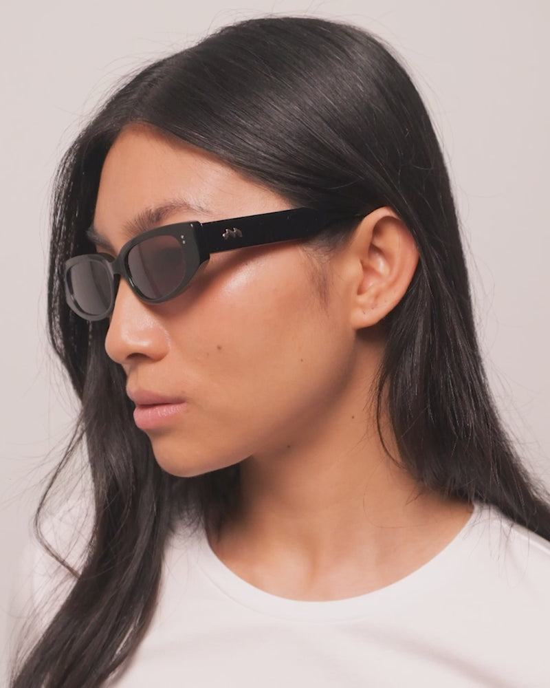 Gianna-sol-black-01